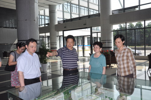 市侨办主任黄娇灵到创业园调研